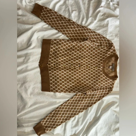 Banana Republic Sweaters - Gently used woman’s banana republic size medium